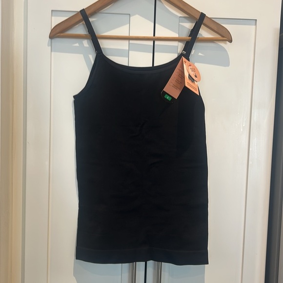 Shapermint Essentials All Day Every Day
Shaping Scoop Neck Cami Black Size L NWT - Picture 8 of 12